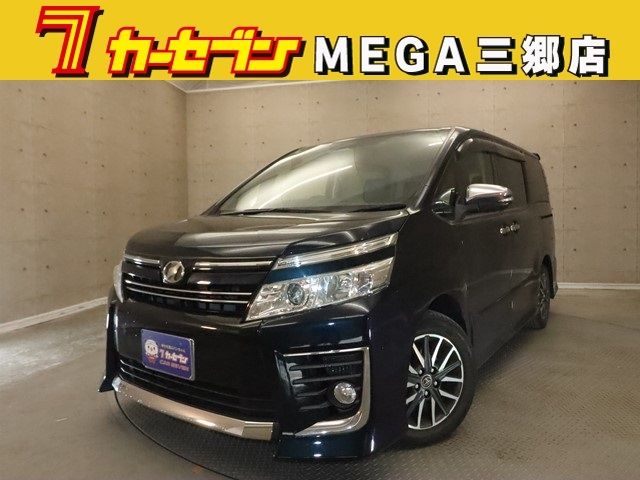 Used TOYOTA VOXY