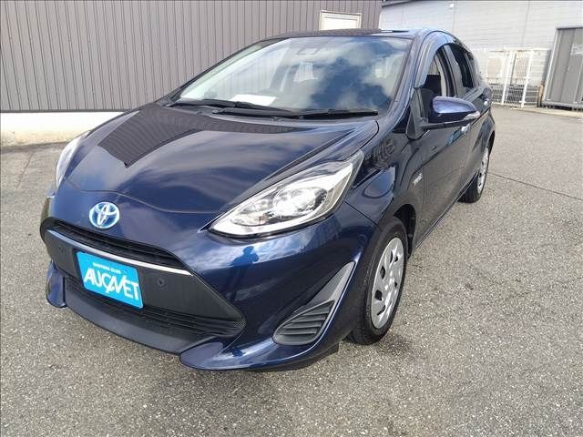 Used TOYOTA AQUA