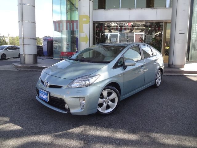 Used TOYOTA PRIUS