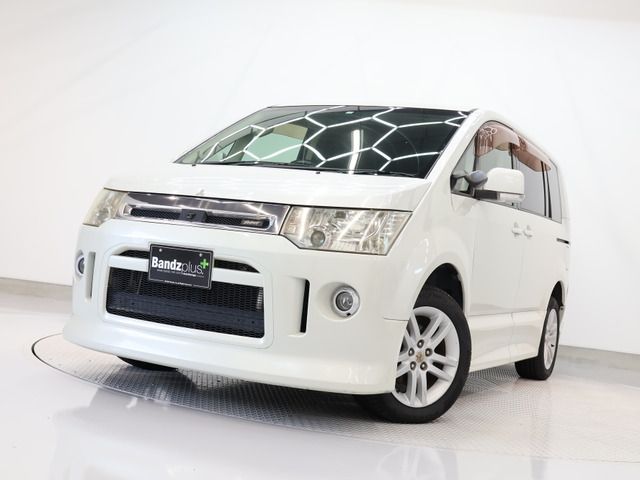 Used MITSUBISHI DELICA D:5 2WD