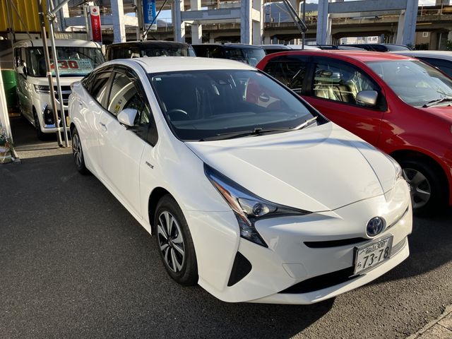 Used TOYOTA PRIUS