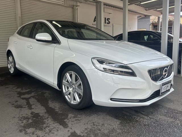 Used VOLVO VOLVO V40