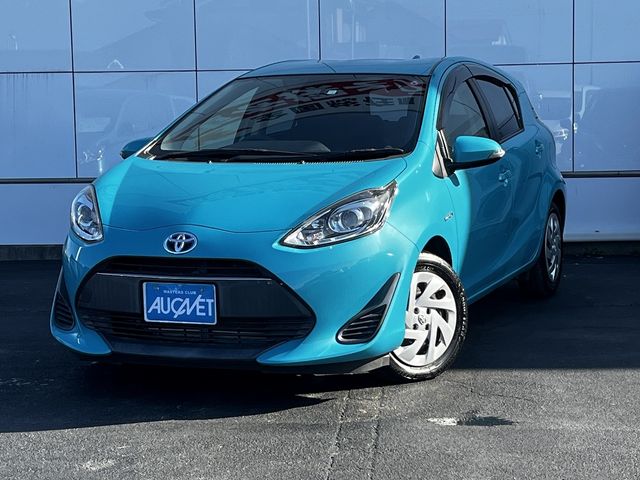 Used TOYOTA AQUA