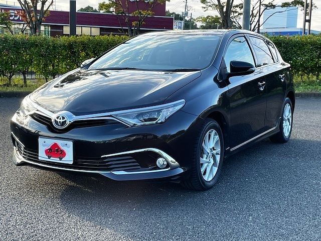 Used TOYOTA AURIS