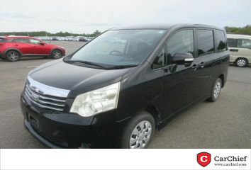 Used TOYOTA Noah